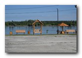 Novo ruho beočinskog sela Banoštor - u susret grožđebalu postavljen novi mobilijar u centru sela