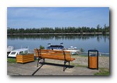 Novo ruho beočinskog sela Banoštor - u susret grožđebalu postavljen novi mobilijar u centru sela