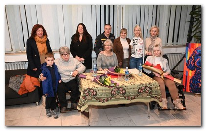 Povodom obeležavanja Međunarodnog dana osoba sa invaliditetom u Kulturnom centru opštine Beočin održana javna tribina „Rušimo barijere: Promena društvenih stereotipa o ženama sa invaliditetom“